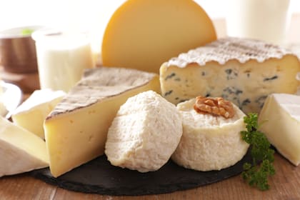 El acuerdo protege denominaciones de origen europeas y obliga a los productores locales a renombrar quesos tradicionales