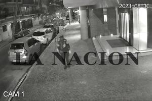 El acusado del asesinato de Mariano Barbieri, registrado por una cámara de seguridad pocos minutos antes del crimen