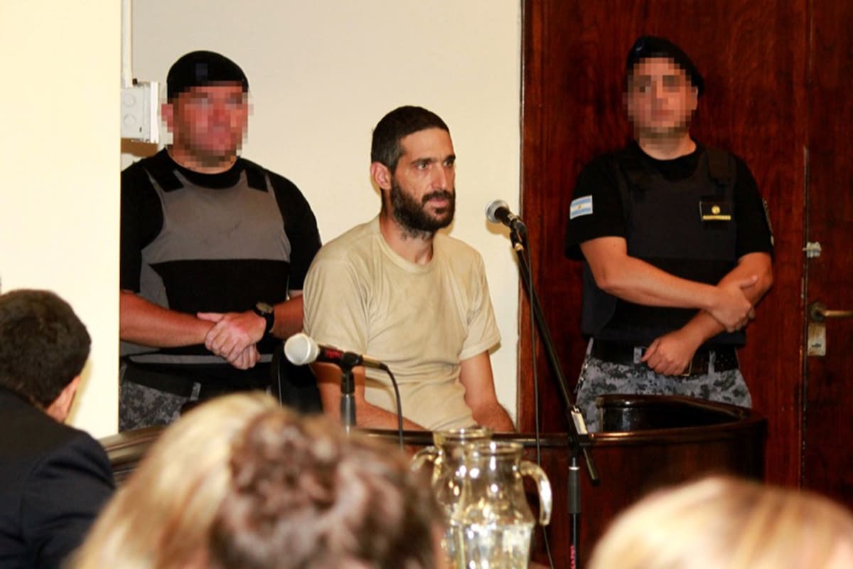 El acusado por el doble crimen de las hermanas israelíes se presentó a la audiencia para definir su situación procesal