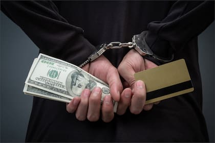 El acusado presuntamente despilfarró el dinero que entregó Netflix en gastos personales