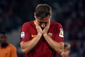El adiós de un capitán romano Francesco Totti deja el fútbol tras 25 años