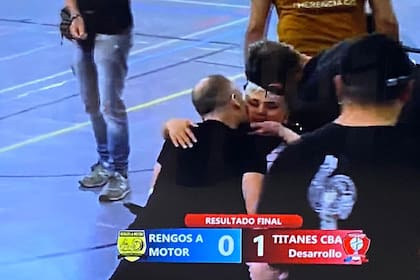 El adolescente cordobés encontró en el powerchair una forma de unir su pasión por el fútbol con el deporte adaptado