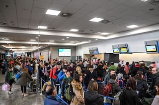 Así afectó a aeropuertos y bancos la falla mundial de CrowdStrike