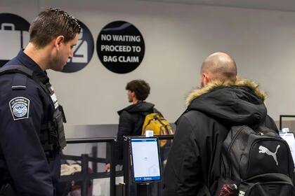 El Aeropuerto Daniel K. Inouye comenzó a utilizar la tecnología EPP para la llegada de estadounidenses desde vuelos internacionales