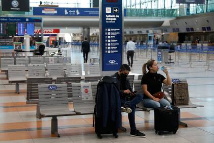 El aeropuerto de Ezeiza registró una caída en la salida de turistas argentinos del 77,1%