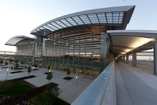 Detuvieron a un hombre con explosivos en su equipaje en el aeropuerto de California