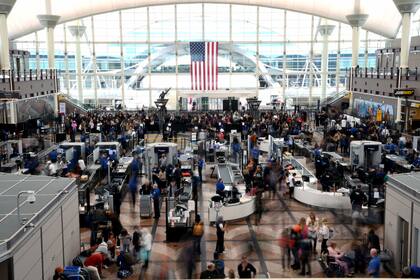El Aeropuerto Internacional de Denver se posicionó a la cabeza de los estadounidenses, con la mayor cantidad de turbulencias (AP foto/Thomas Peipert)