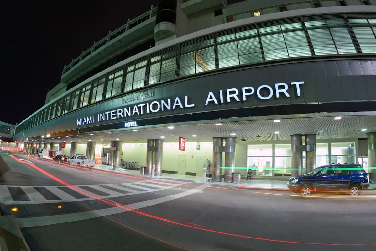 El Aeropuerto Internacional de Miami puso en funcionamiento los nuevos pasillos móviles modernizados, que forma parte del Plan de Modernización en Acción