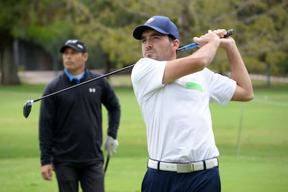 El aficionado Andrés Schönbaum es el mejor argentino clasificado: está quinto tras dos vueltas en el Córdoba Golf Club