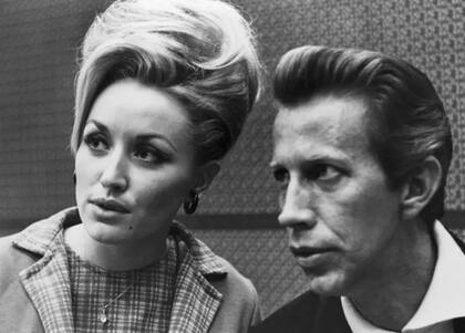 El agradecimiento de Parton a Porter Wagoner, ambos fotografiados en 1968, la inspiró a escribir I Will Always Love You