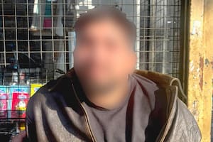 Amenazó con un cuchillo a una mujer arrodillada en la vía pública y fue condenado en menos de 48 horas