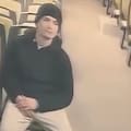 Un chofer de colectivo fue apuñalado por un delincuente, perdió el control del vehículo y chocó