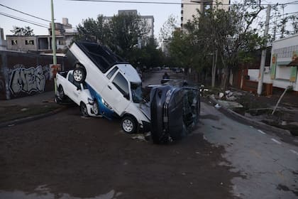 El agua bajó en muchas zonas de Bahía Blanca, y ahora se ve el desastre que dejó la inundación