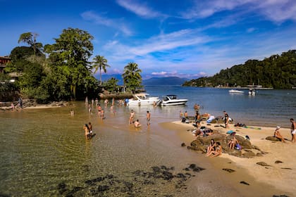 El agua cristalina de la Ilha de Cataguases