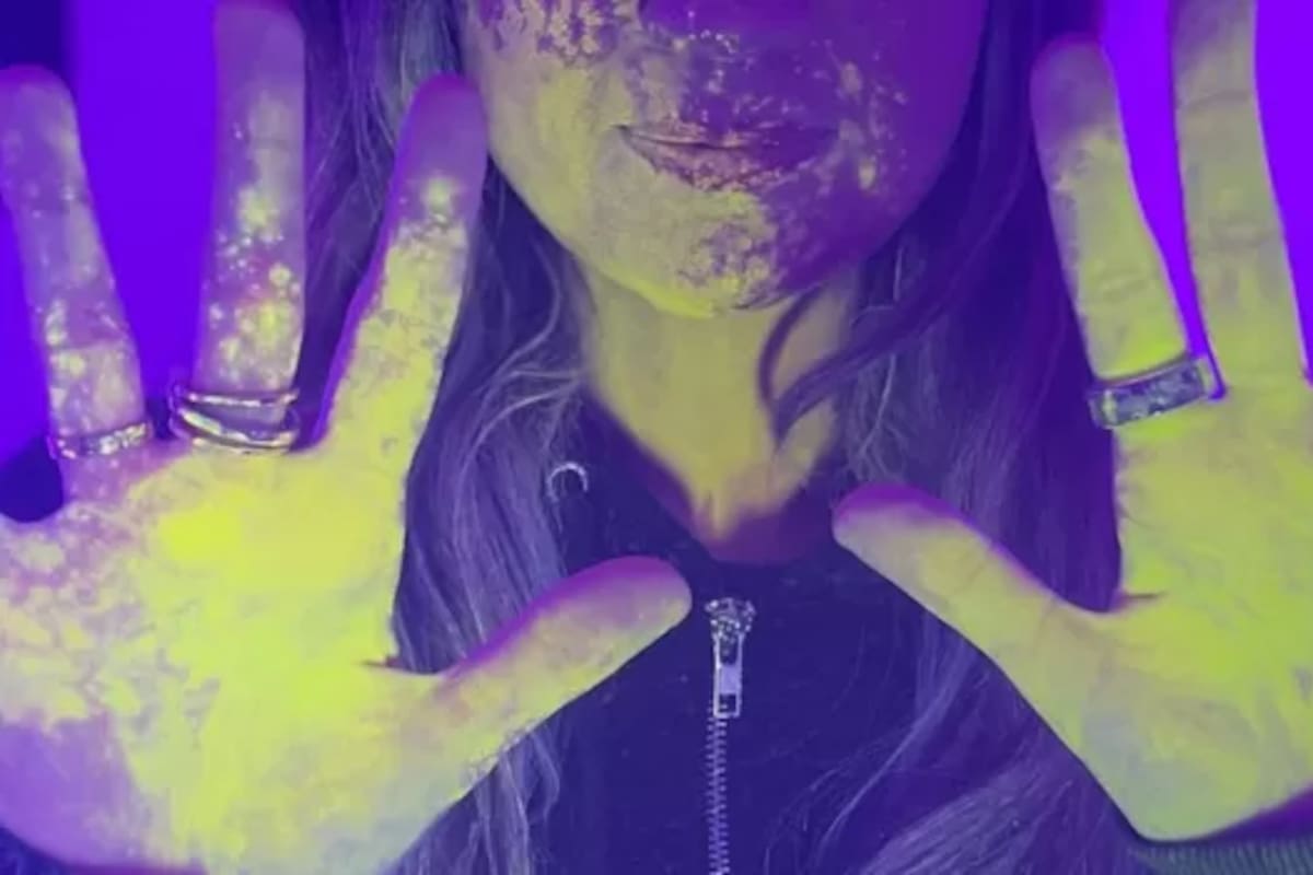 El "agua inteligente" es invisible al ojo desnudo, pero detectable con luz ultravioleta