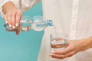 El agua mineral puede complementar una alimentación equilibrada y un estilo de vida saludable