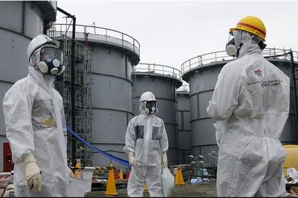 El agua radioactiva de Fukushima se almacena en tanques gigantes, pero se está acabando el espacio.