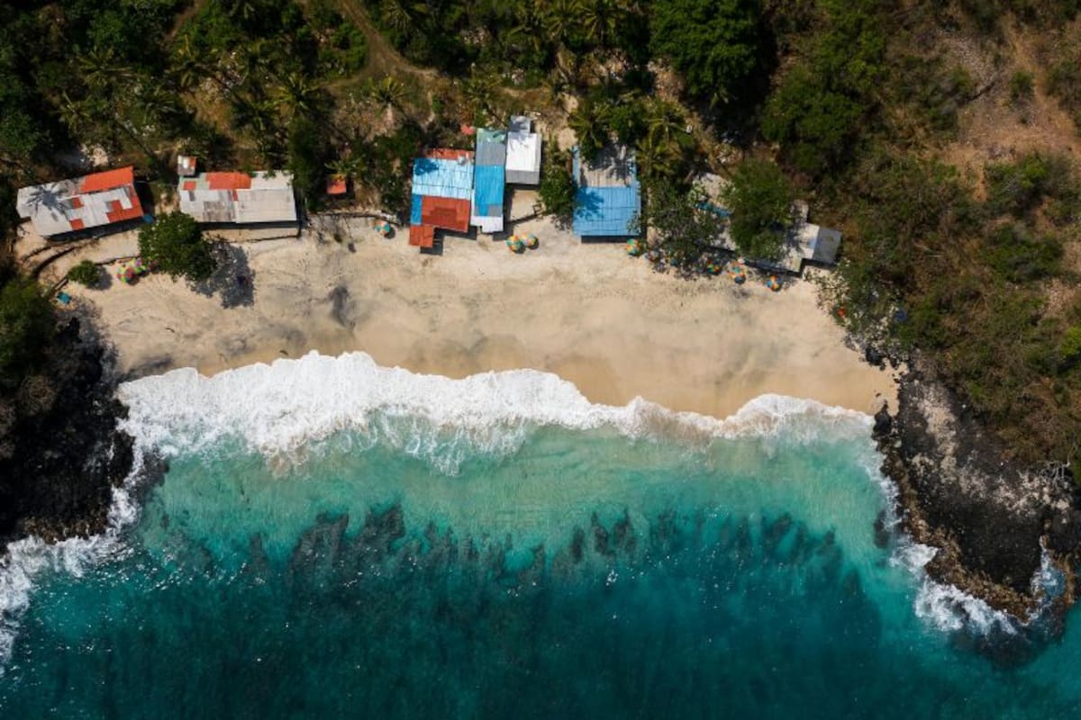 El agua se retira de las costas a pocos minutos de desatarse un tsunami