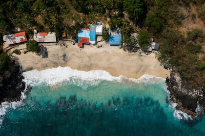 El agua se retira de las costas a pocos minutos de desatarse un tsunami
