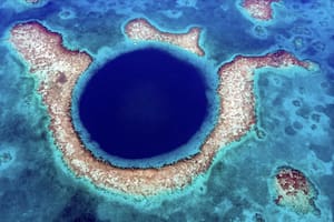 El agujero azul de Taam Ja' está ubicado en la bahía de Chetumal
