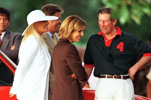 El ahora rey Carlos III cuando era el Príncipe de Gales: en aquella tarde, charlando con Susana Giménez y Teté Coustarot