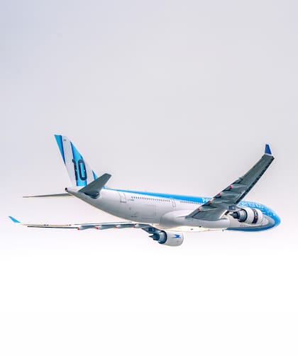 El airbus A330-20 con el ploteado alusivo a la selección argentina