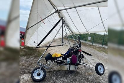 El ala delta en la que llegaron ambos pilotos a Florida, Estados Unidos