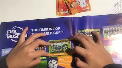 El álbum de figuritas del Mundial de Qatar enloqueció a chicos y grandes durante 2022