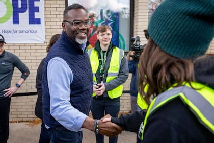 El alcalde de Chicago, Brandon Johnson, lideró una iniciativa en medio del cierre de SNAP