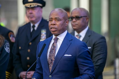 El alcalde de la ciudad de Nueva York, Eric Adams, durante una conferencia de prensa (Archivo)