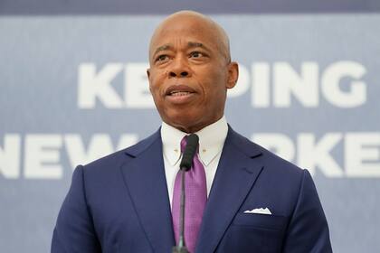 El alcalde de la ciudad de Nueva York se distanció de su partido en medio de su apoyo al presidente Donald Trump