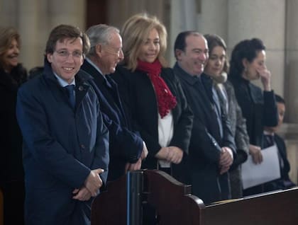 El alcalde de Madrid (izda.) se dice satisfecho porque la ciudad se haya vuelto cada vez más apetecible, pero admite que la vivienda es su principal problema