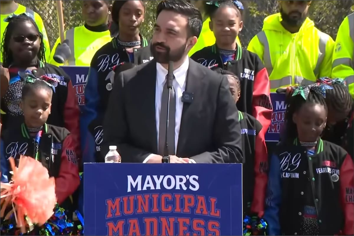 El alcalde de Nueva York celebró la iniciativa de limpieza que saldará una deuda histórica con los residentes de Soundview