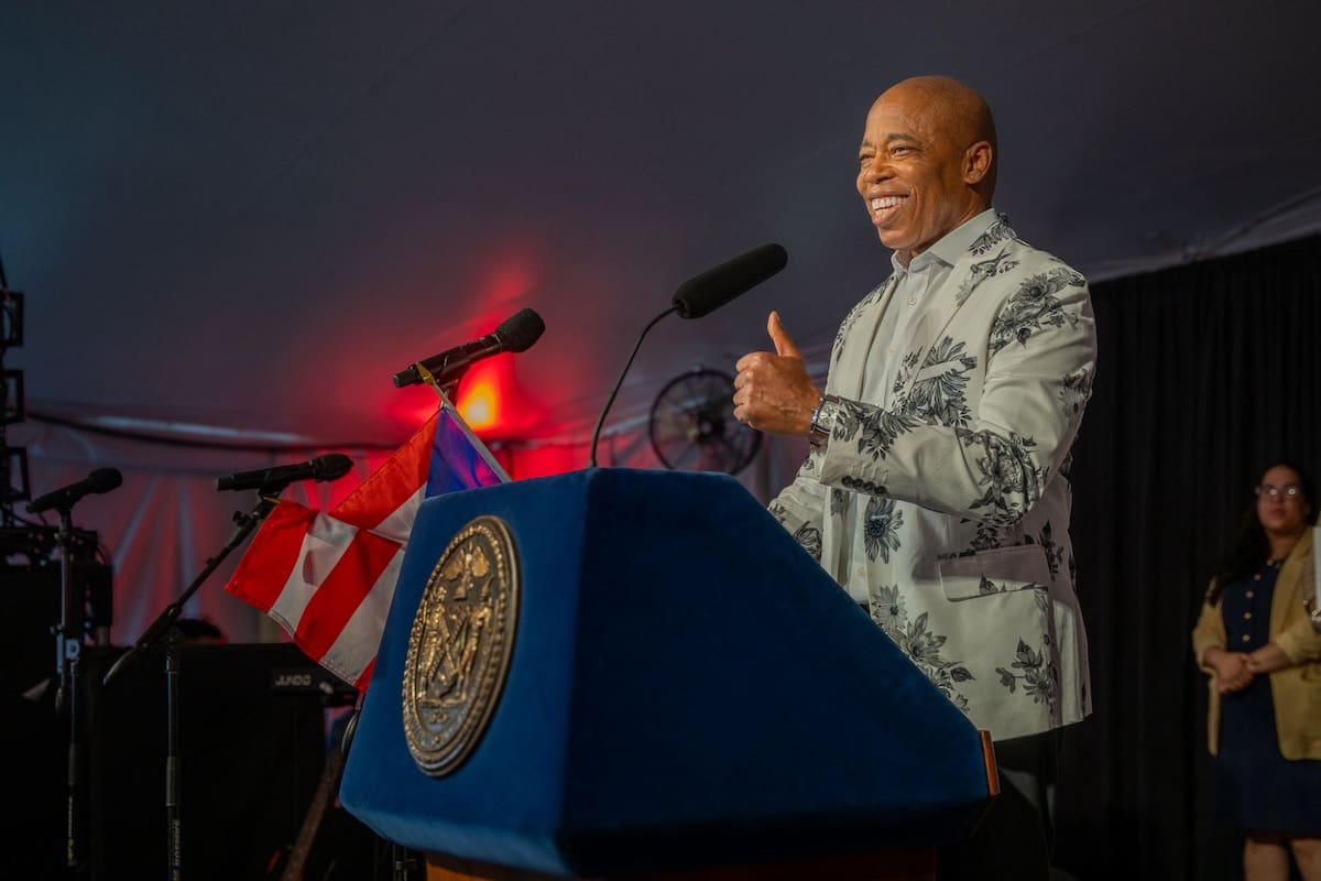 El alcalde de Nueva York, Eric Adams, pronunció un discurso dirigido a la comunidad de Puerto Rico en la ciudad
