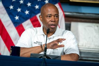 El alcalde de Nueva York, Eric Adams, se valió de una orden ejecutiva para regular la crisis migratoria en la Gran Manzana