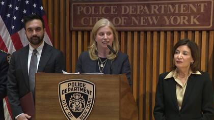 El alcalde de Nueva York, Zohran Mamdani, dio una conferencia junto a la gobernadora estatal, Kathy Hochul, y la comisionada del Departamento de Policía, Jessica Tisch