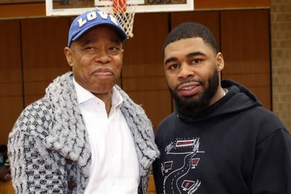 El alcalde encabezó un evento en Gracie Mansion con actividades para celebrar el rol de los padres en la crianza y el desarrollo emocional de sus hijos