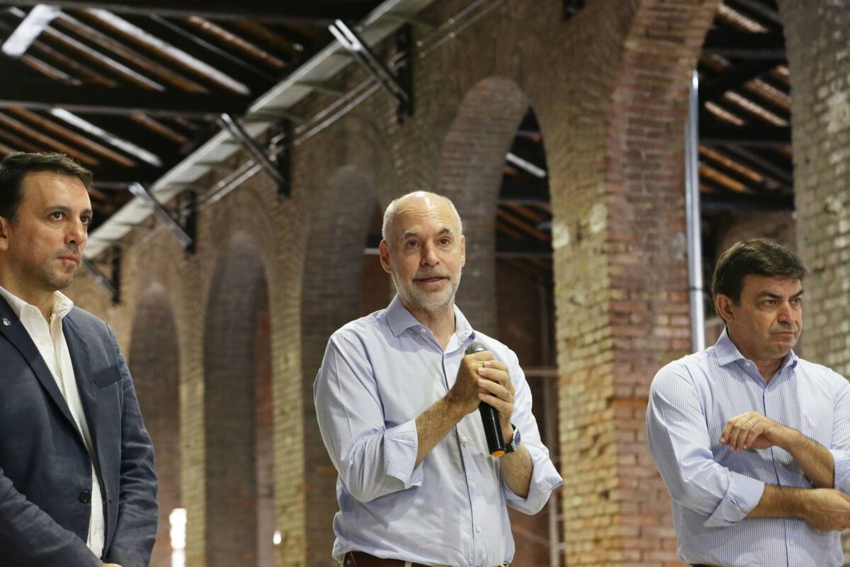 El alcalde Horacio Rodríguez Larreta junto al diputado mendocino Omar de Marchi
