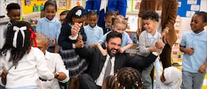 Guarderías gratis en Nueva York para que familias tengan la noche libre: la inédita iniciativa de Mamdani