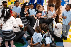Guarderías gratis en Nueva York para que familias tengan la noche libre: la inédita iniciativa de Mamdani