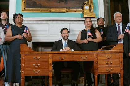 El alcalde Zohran Mamdani participó de una reunión con funcionarios y voluntarios y exigió al gobierno de Trump que restablezca el TPS para venezolanos