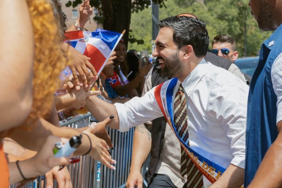 El alcalde Zohran Mamdani participó oficialmente del desfile dominicano tras ser designado padrino de honor de esta emblemática celebración de la diáspora