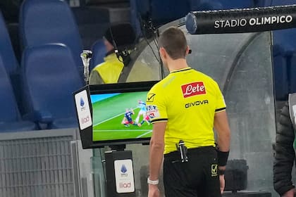 El alcance del VAR se amplía para incluir córners y segundas amarillas