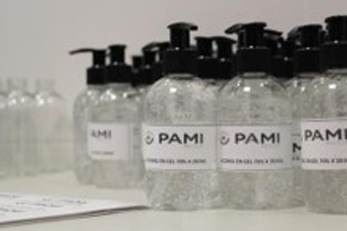 El alcohol en gel que comenzó a fabricar el PAMI