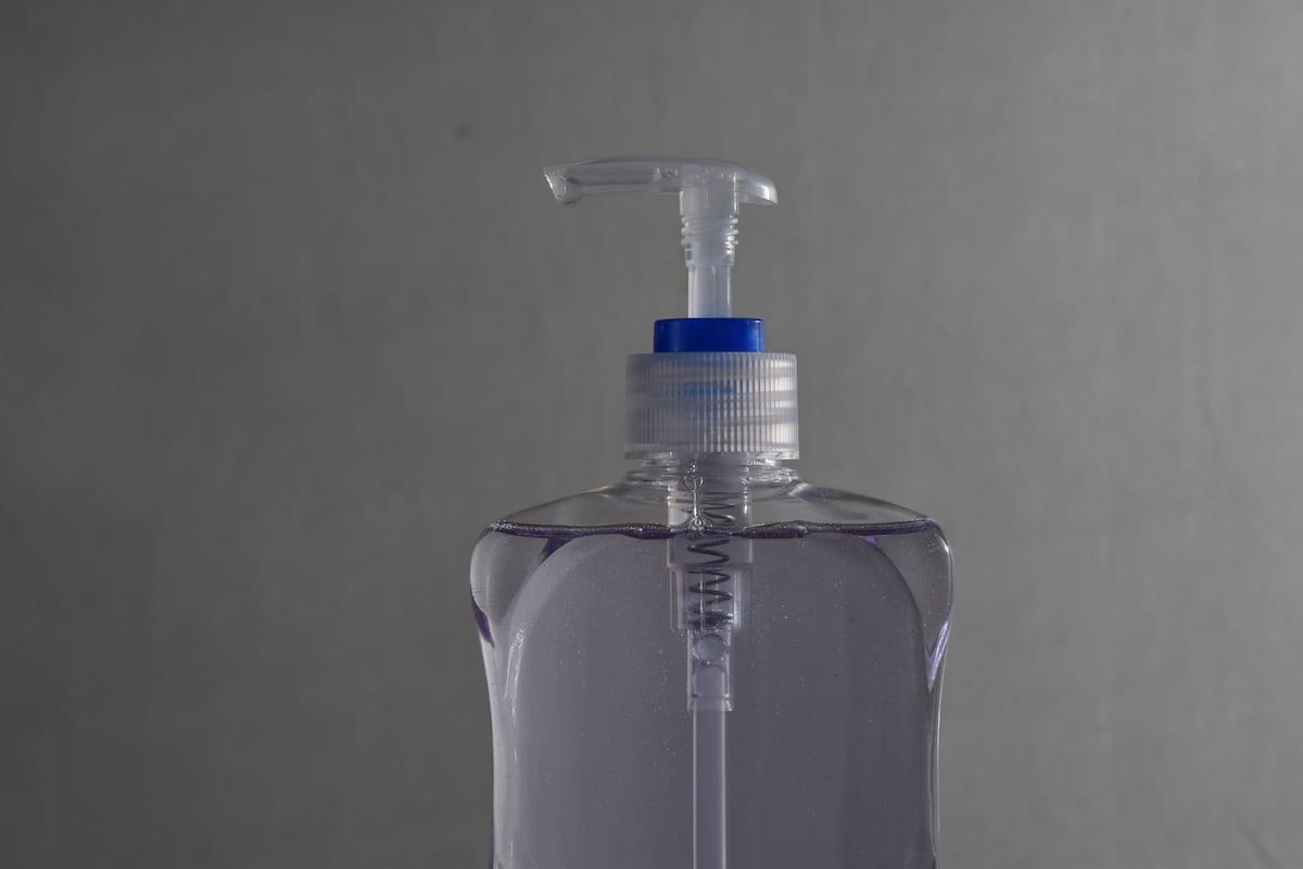 El alcohol en gel se hizo popular en 2009 durante la pandemia por la gripe porcina