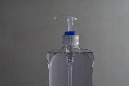 El alcohol en gel se hizo popular en 2009 durante la pandemia por la gripe porcina