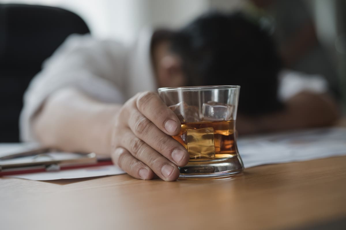EL alcoholismo es un problema serio