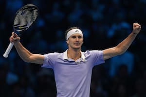 El alemán Alexander Zverev celebra tras ganar un punto de set en el encuentro ante el español Carlos Alcaraz