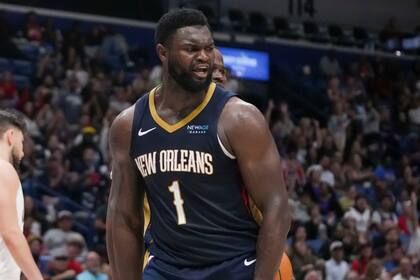 El alero de los Pelicans de Nueva Orleans Zion Williamson reacciona a una falta en el encuentro ante los Cavaliers de Cleveland el 6 de noviembre del 2024. (AP foto/Gerald Herbert)