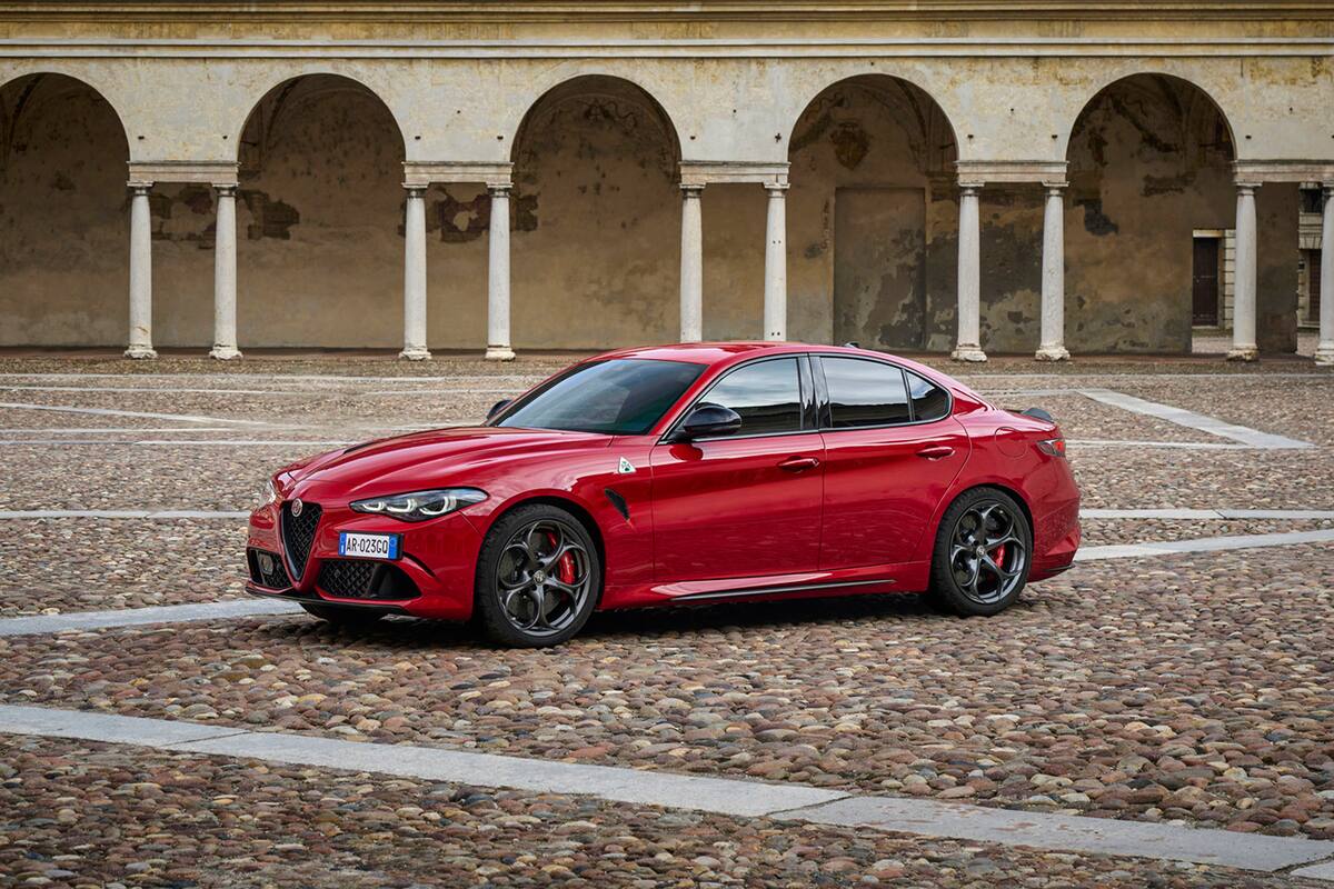EL Alfa Romeo Giulia Quadrifoglio 100° Anniversario